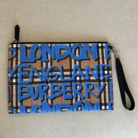 Burberry Pouch - Picture 2 of 3